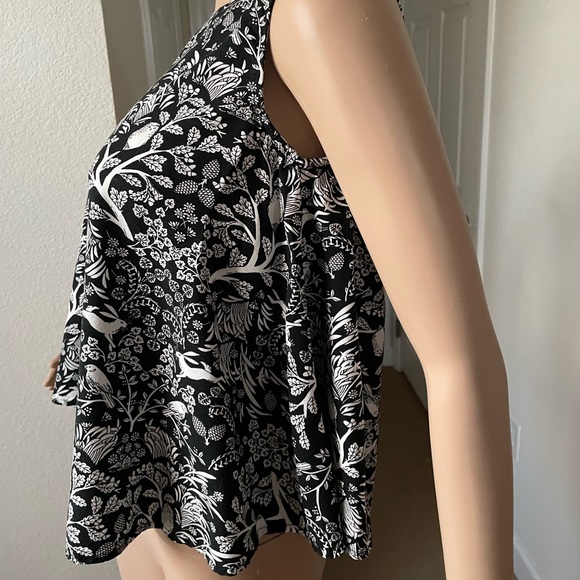 Old Navy Sleeveless Woodland Print Swing Top - Picture 3 of 5